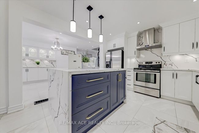 1579 Heathside Cres, House other with 7 bedrooms, 6 bathrooms and 4 parking in Pickering ON | Image 14