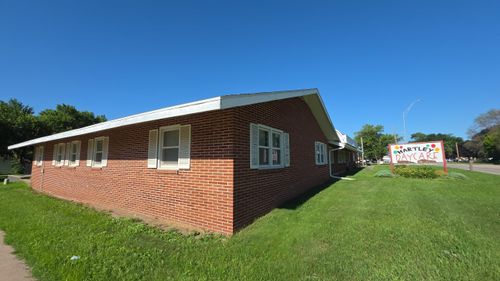 611 3rd St Ne, Hartley, IA, 51346-1280 | Card Image