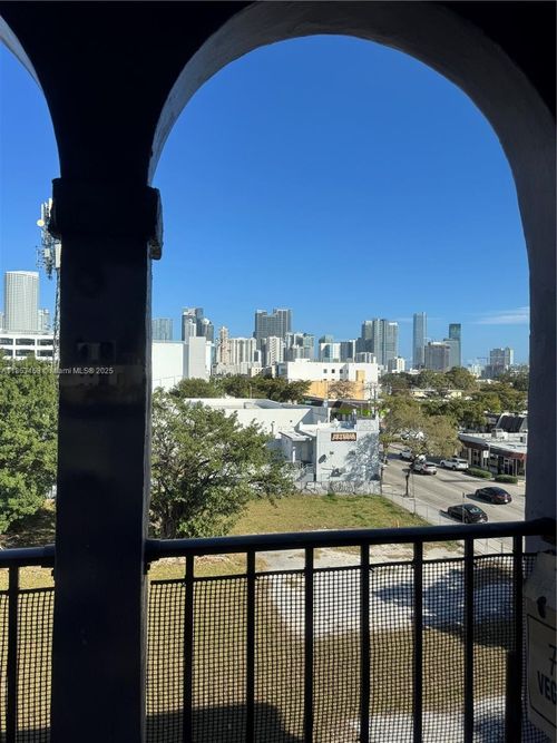 apt-519-777 Sw 9th Ave, Miami, FL, 33130-3287 | Card Image