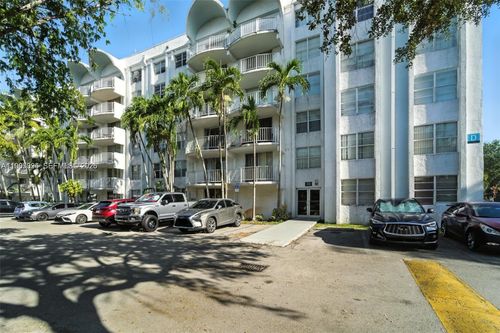 408-488 Nw 165th Street Rd, Miami, FL, 33169-6463 | Card Image