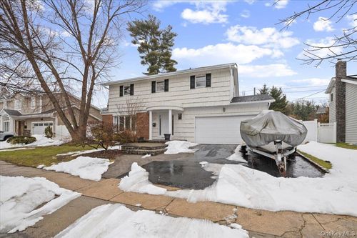 8 Sagamore Way S, Jericho, NY, 11753-2342 | Card Image