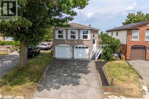 1017 Stone Church Rd E, Hamilton, ON, L8W1B2 | Card Image