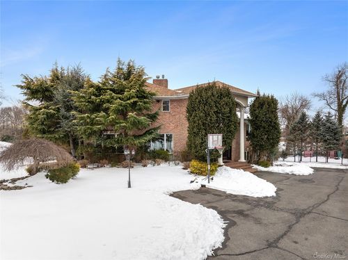 582 Atlantic Ave, Lawrence, NY, 11559-2804 | Card Image