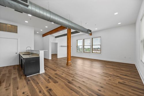 apt-331-2502 Live Oak St, Dallas, TX, 75204-5875 | Card Image