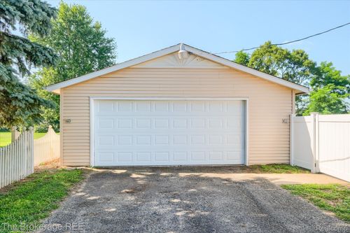 1205 W Tobias Rd, Clio, MI, 48420-1764 | Card Image