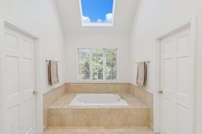 106 Hillshire Dr, House other with 5 bedrooms, 5 bathrooms and 3 parking in Inverness IL | Image 22