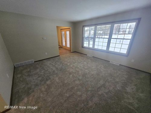 489 Mayflower Dr, Saginaw, MI, 48638-5748 | Card Image