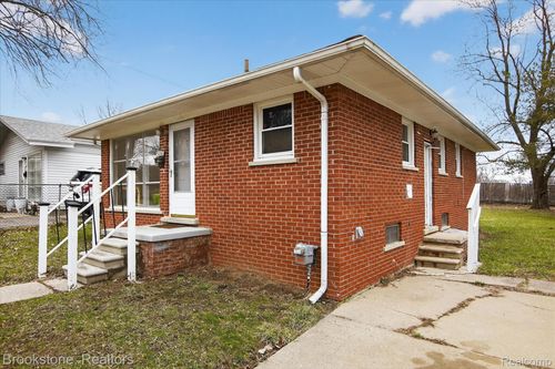 506 Emerson Ave, Pontiac, MI, 48342-1824 | Card Image