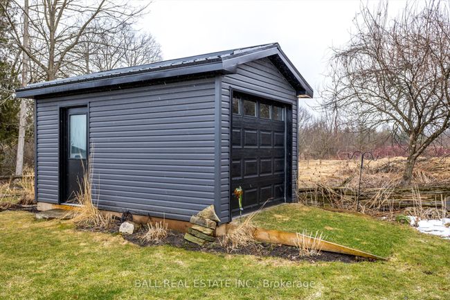 851 Kimberly Dr, House other with 3 bedrooms, 3 bathrooms and 8 parking in Ennismore ON | Image 49