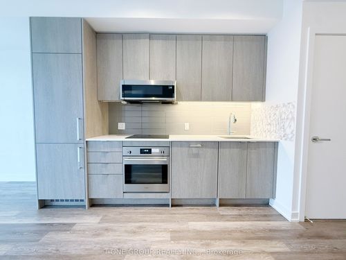 521-250 Lawrence Ave W, Toronto, ON, M5M1B2 | Card Image