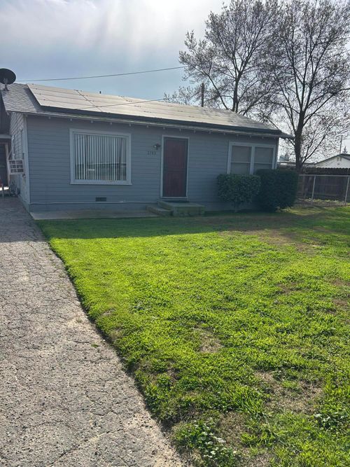 2703 E Goshen Avenue, Visalia, CA, 93292 | Card Image