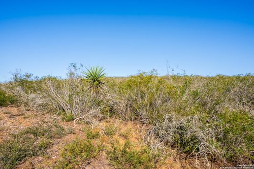 CR 661, Devine, TX, 78016 | Card Image