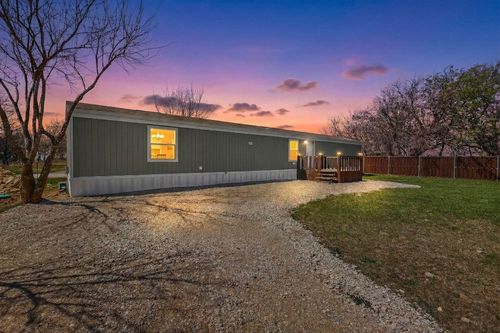 16731 Flow Rd, Krum, TX, 76249-3097 | Card Image