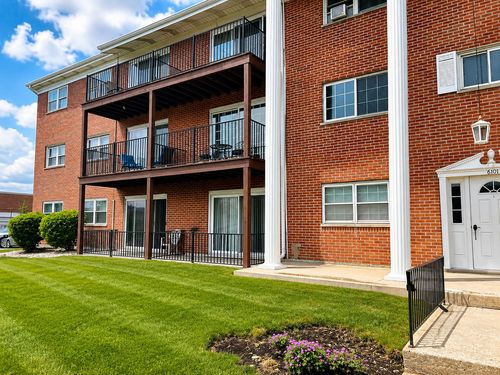 a2-6101 W 94th St, Oak Lawn, IL, 60453-2259 | Card Image