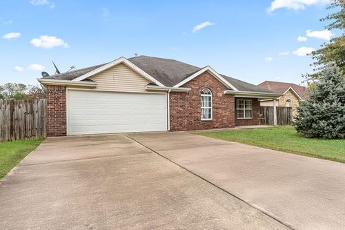 656 Woodland St, Centerton, AR, 72719-7729 | Card Image