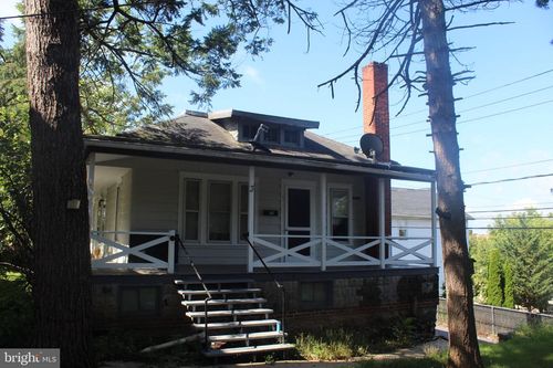 3 W North Ave, HAGERSTOWN, MD, 21740-3804 | Card Image