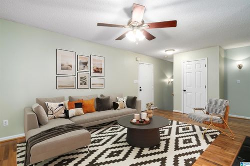 140-140 W Green, Vestavia, AL, 35243-1877 | Card Image