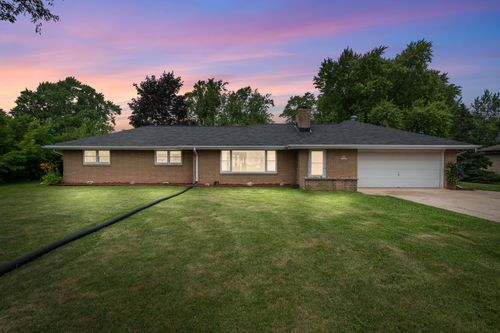 6813420 Ranch Rd, Menomonee Falls, WI, 53051-5257 | Card Image