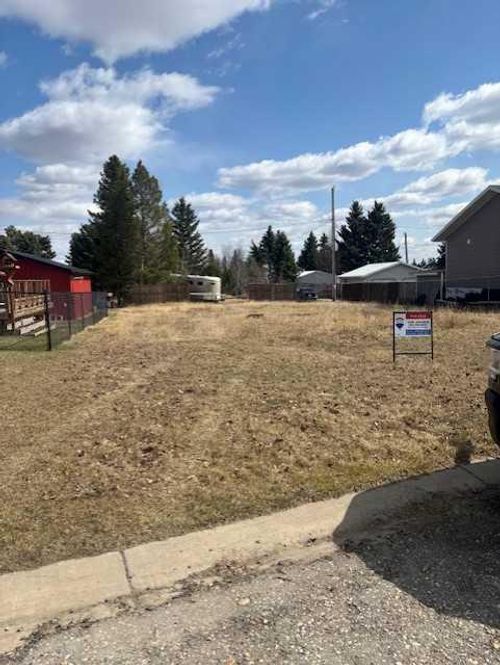 5125 52 Street Cres, Caroline, AB, T0M | Card Image
