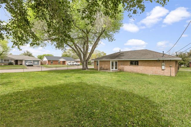 1101 E Rutgers Ln, House other with 3 bedrooms, 2 bathrooms and 2 parking in Deer Park TX | Image 24