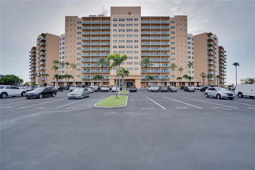 c713-880 Mandalay Ave, CLEARWATER BEACH, FL, 33767-1255 | Card Image