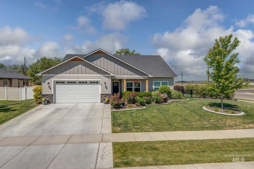 555 Syringa Falls Ct, Fruitland, ID, 83619-5031 | Card Image