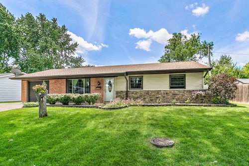 7798 Kingsbury Dr, Hanover Park, IL, 60133-2504 | Card Image