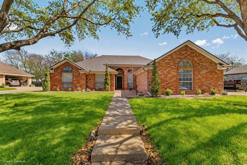 228 Fannin Dr, Hewitt, TX, 76643-3143 | Card Image