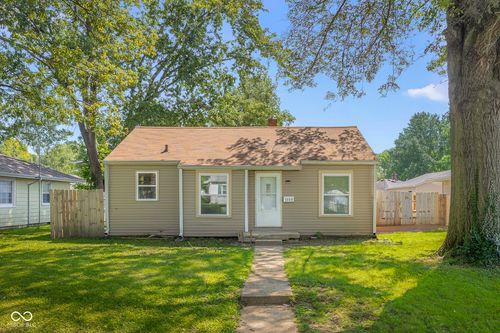 1313 Pennsylvania St, Columbus, IN, 47201-6063 | Card Image