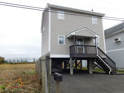 51 1st Ave, East Haven, CT, 06512-4921 | Card Image