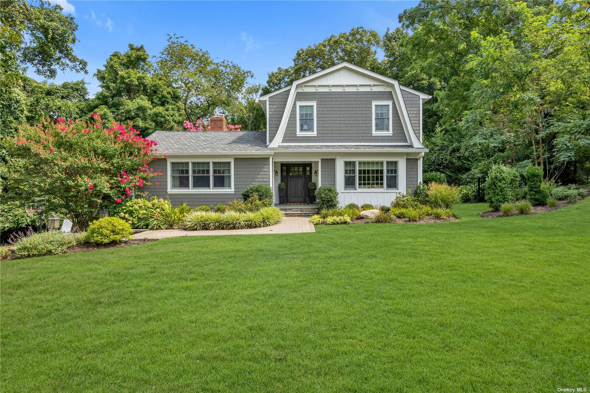 Meadowood Ln, Northport, NY 11768