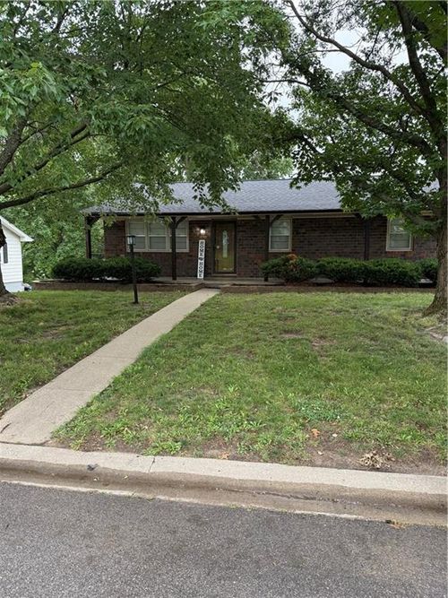 1901 Lion Rd, Saint Joseph, MO, 64506-1714 | Card Image