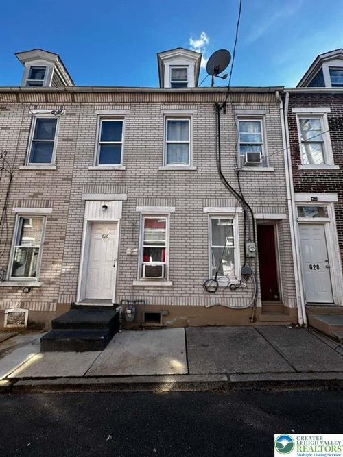 626 Oak St, Allentown, PA, 18102-4104 | Card Image