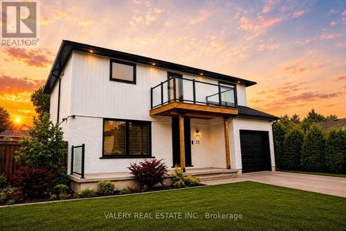 33 Chilton Dr. Drive, Hamilton (Stoney Creek), ON, L8J1L4 | Card Image