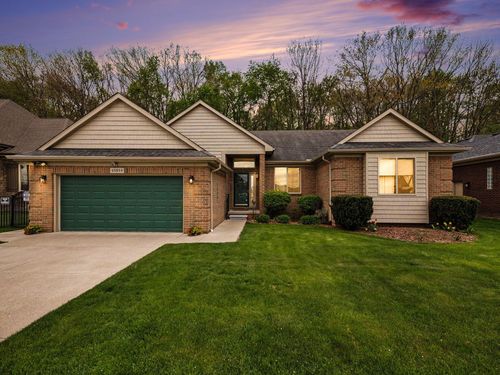 45654 Lookout Dr, Macomb, MI, 48044-6235 | Card Image