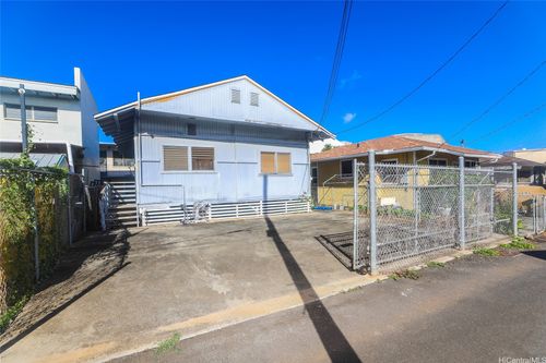 909 Eu Ln, Honolulu, HI, 96817-4535 | Card Image