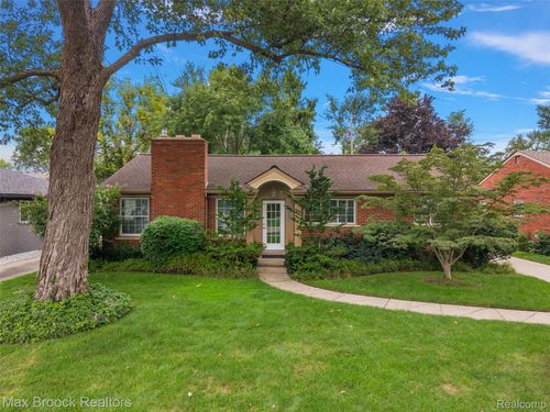 18408 Beverly Rd, Beverly Hills, MI, 48025-4006 | Card Image