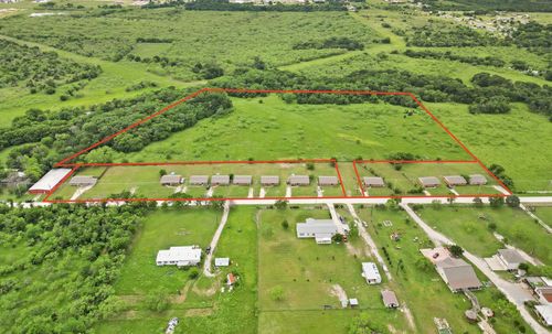 3227 Nw County Road 2004, Corsicana, TX, 75110-8637 | Card Image