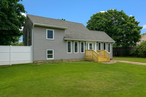133 Adams St E, East Islip, NY, 11730-1620 | Card Image