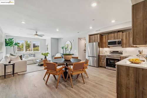 apt-207-2400 Adeline St, Oakland, CA, 94607-2479 | Card Image