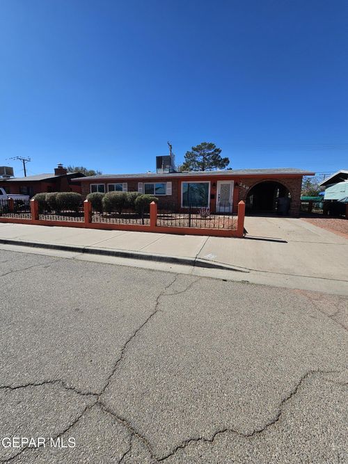 249 Cargill St, El Paso, TX, 79905-4846 | Card Image