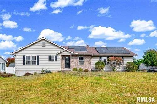 302 Bittersweet Ave, Germantown Hills, IL, 61548-8642 | Card Image