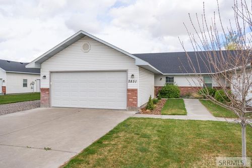2851 E Chasewood Dr, Ammon, ID, 83406-4704 | Card Image