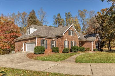 8105 Summit Springs Court, House other with 4 bedrooms, 3 bathrooms and null parking in Browns Summit NC | Image 2