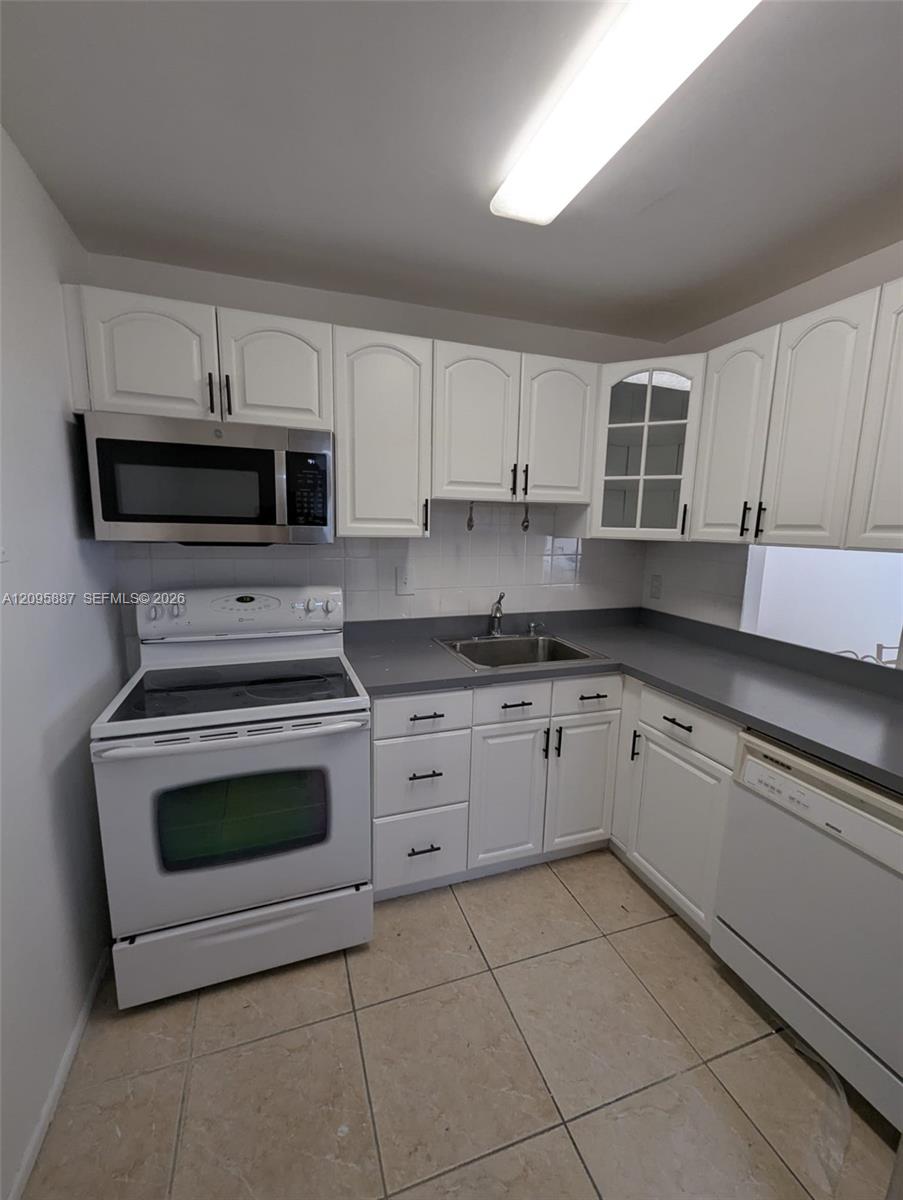 Residential Lease in North Miami Beach 5
