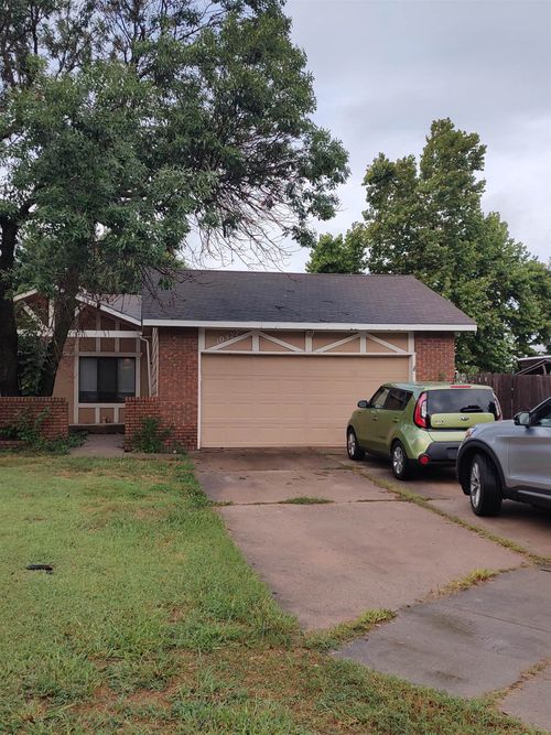10322 W Merton Ct, Wichita, KS, 67209-1937 | Card Image