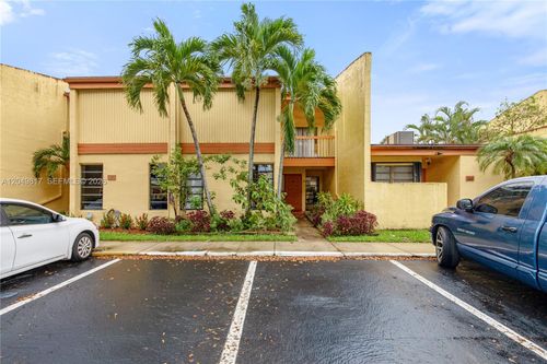 300-1580 Nw 93rd Ave, Pembroke Pines, FL, 33024-4562 | Card Image