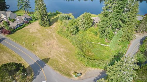 40 E Lakeshore Dr, Allyn, WA, 98524-8792 | Card Image