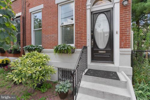 1942 Hamilton St, PHILADELPHIA, PA, 19130-3818 | Card Image