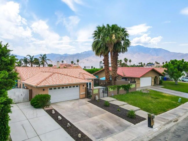 Aerial of Front of House | Image 34